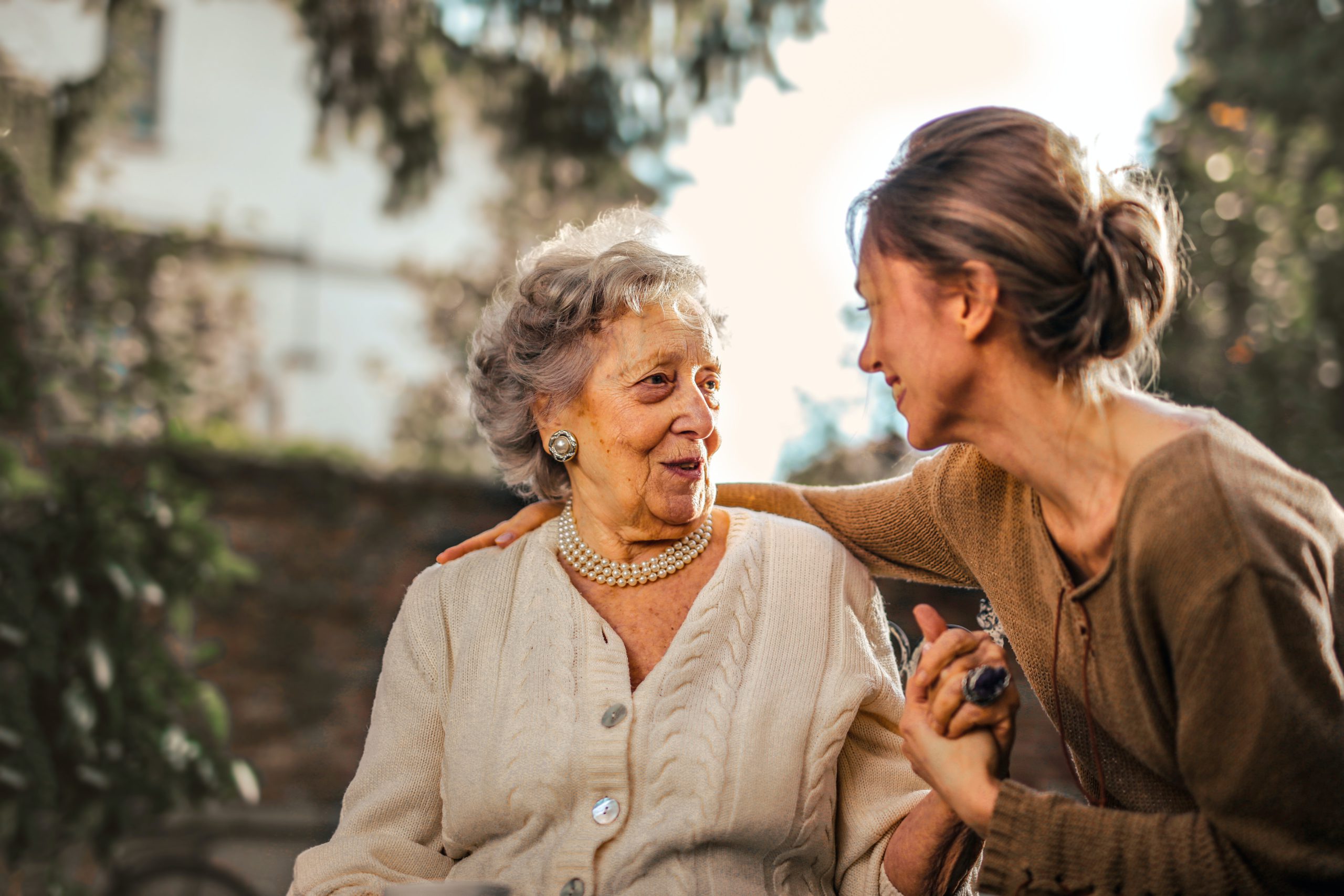 Hot weather tips for older adults & vulnerable people